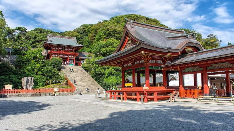 1-Day trip: Kamakura City (Enoshima/Shonan/Beach) - Kotokuin and Hasedera Offer Two Different Sides of Kamakura