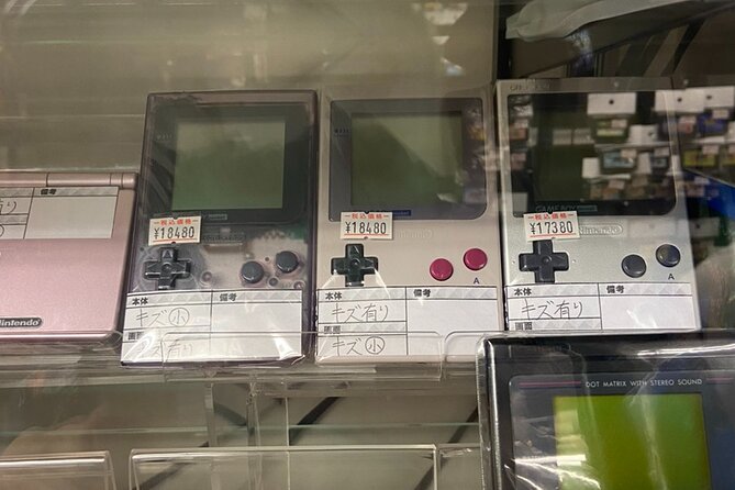 100% PRIVATE Anime, Manga, Game & Pop Culture Tour in Akihabara - Akihabara Gachapon Hall: small purchases, quick decisions