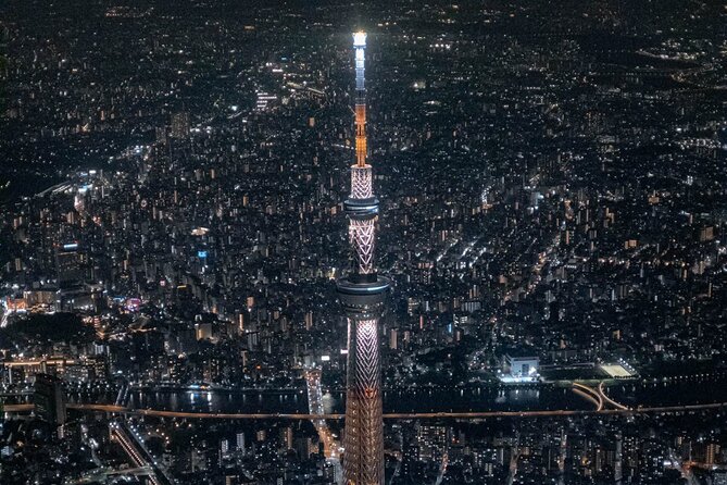 22-Min Tokyo City Lights Helicopter Tour – Skytree and Asakusa - A private flight for three people
