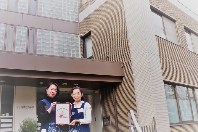 3-Hour Small-Group Sushi Making Class in Tokyo - Why the small class size matters