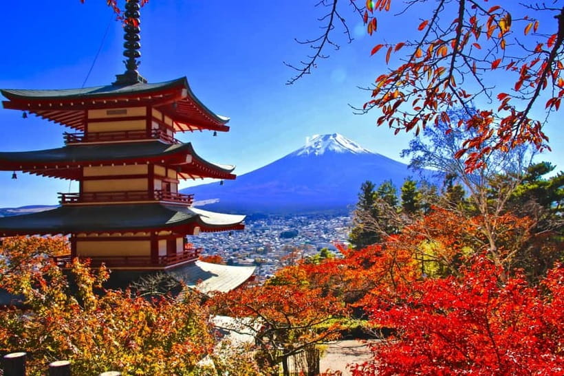 3-Row Luxury Bus Tour to Mt. Fuji, Lake Kawaguchi from Tokyo - Arakurayama Sengen Park and the climb to Chureito Pagoda