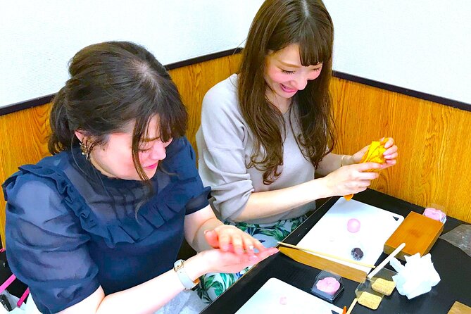 A perfect Japanese experience: Tea Ceremony and Mochi Forming - What the small group changes