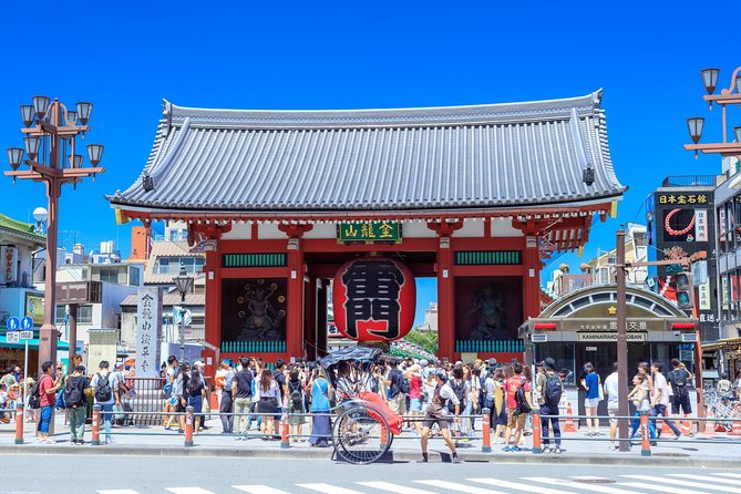 Asakusa: 1400-year history exploration - Kaminarimon and the 250-meter Nakamise approach