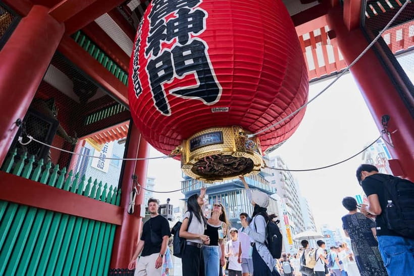 Asakusa: 2-Hour History Walking Tour & Local Food Tasting - Why Asakusa works so well for a short history walk