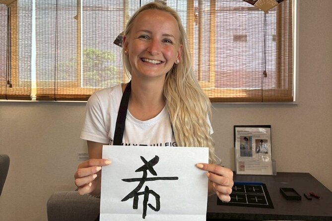 Asakusa:Japanese Calligraphy & Make your original folding fan! - Who will enjoy this Asakusa activity