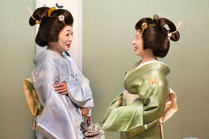 Authentic Geisha Performance with Dinner in Tokyo - Group size, private bookings, and timing
