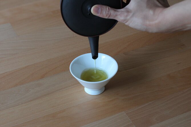 Authentic Japanese tea tasting session: sencha, matcha, gyokuro - Sencha, matcha, and gyokuro side by side