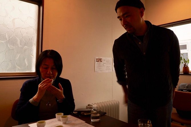 Authentic Japanese tea tasting session: sencha, matcha, gyokuro - A calm, organized class with Yosuke