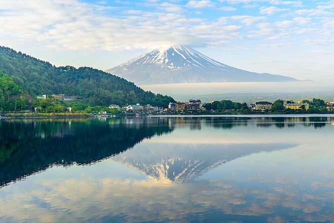 Barrier-Free Private Mt. Fuji Tour for Wheelchair Users - Oshino Hakkai’s Eight Springs