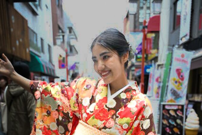 Beautiful Kimono photoshoot in Tokyo - Walking from Asakusa Shrine to the old temple streets
