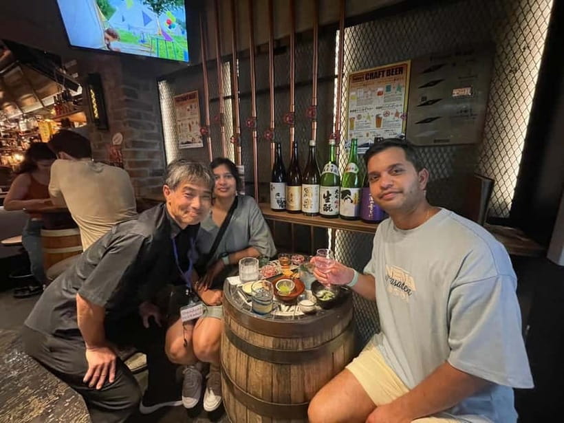 Casual Japanese sake tasting and snack experience, Kabukicho - The Kabukicho meeting point needs a little care