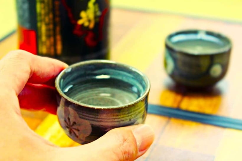 Casual Japanese sake tasting and snack experience, Kabukicho - Who will enjoy this most?