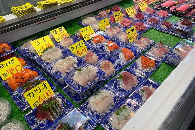 Classic Tsukiji Food Tour - The outer market: seafood, shopkeepers, and seasonal bites