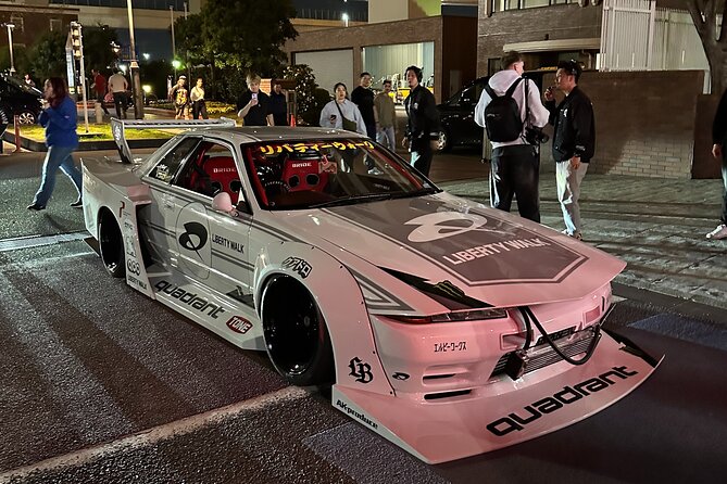 Daikoku JDM car meet experience in a GTR-R35 - Riding a Nissan GT-R R35 through Tokyo at night