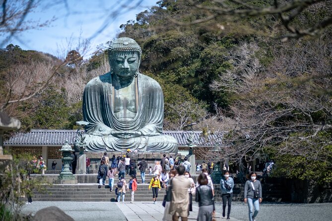 Day Trip to Kamakura & Enoshima: Shrines, Seaside, Temples & Tea - Walking beside the sea to Enoshima Island