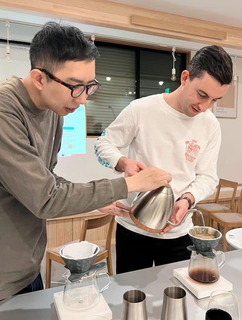 Discover Japanese Coffee Brewing Experience at Tokyo - Siphon brewing brings heat and theater to the lesson
