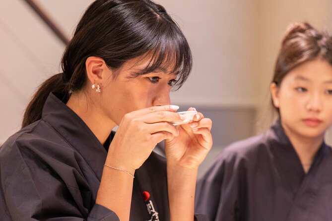 Discover Japanese Umami: Onigiri & Dashi Masterclass in Tokyo - Rolling Dashimaki Tamago in a Rectangular Pan