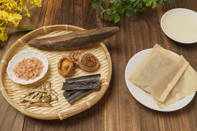 Discover Japanese Umami: Onigiri & Dashi Masterclass in Tokyo - A Lunch With Sake and Take-Home Tools for Home Cooking