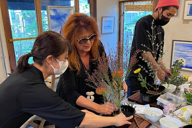 Discover the Art of Ikebana in Tokyo’s Historic Yanaka District - What the private format changes