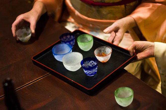 Drinks with Geisha - Why the informal teahouse setting matters