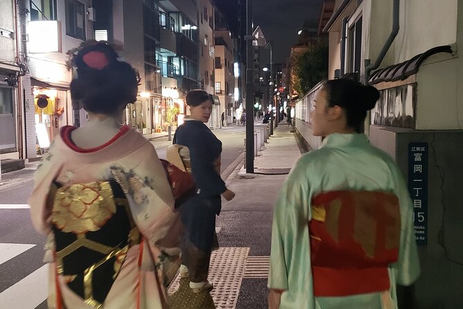 Drinks with Geisha - Drinks are extra, and dinner is not part of the deal