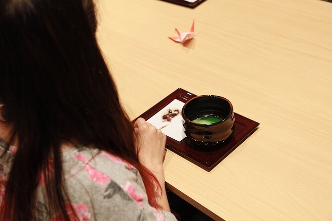 EDOCCO Tea House–A Quick Dive into Japanese Traditional Culture - Writing your first Japanese character