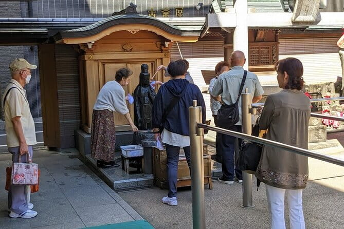 Evening Hanami (Cherry Blossom) Experience with a Local - Dinner at a seasonal izakaya