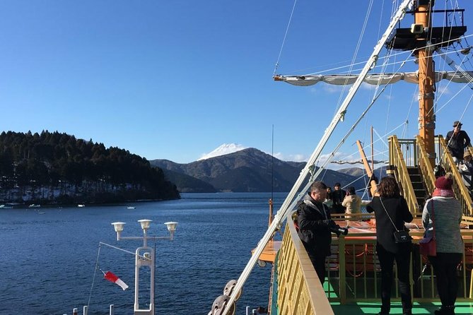 Exciting Hakone - One Day Tour from Tokyo - Down to Lake Ashi by ropeway