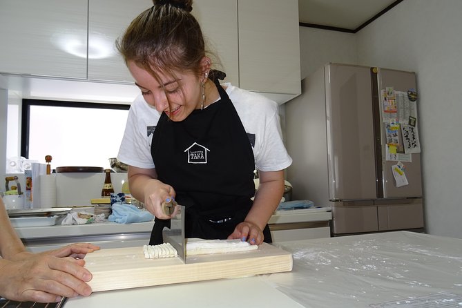 Experience all of Japanese culture and Japanese food experience classes "origami, udon, Japanese food, green tea, calligraphy" in 4 hours - Matcha and sweets after the meal