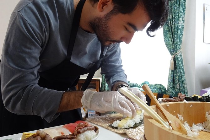 Experience all of Japanese culture and Japanese food experience classes "origami, udon, Japanese food, green tea, calligraphy" in 4 hours - Who will enjoy this most