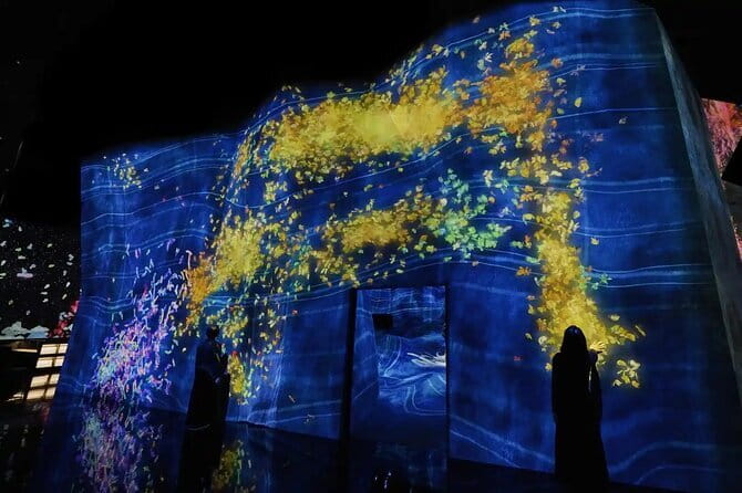 Experience TeamLab Planets in Tokyo - Infinite Crystal Universe turns light into a galaxy