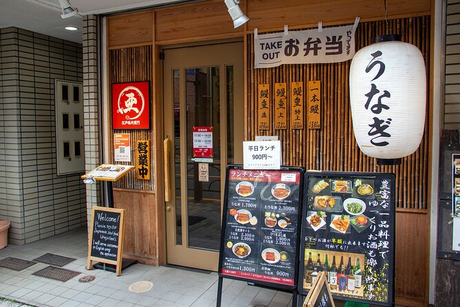 Experience the Taste of Old Tokyo in Backstreet Yanesen - What the guides add to the experience