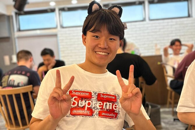 Explore Maidreamin Akihabara Walking Tour - Rare cards at 福福トレカ秋葉原店