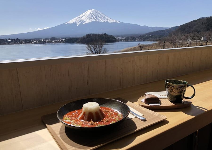 From Tokyo: Fuji Mountain Area - FujiQ - Lake Kawaguchiko - Chureito Pagoda - Guides who add practical help