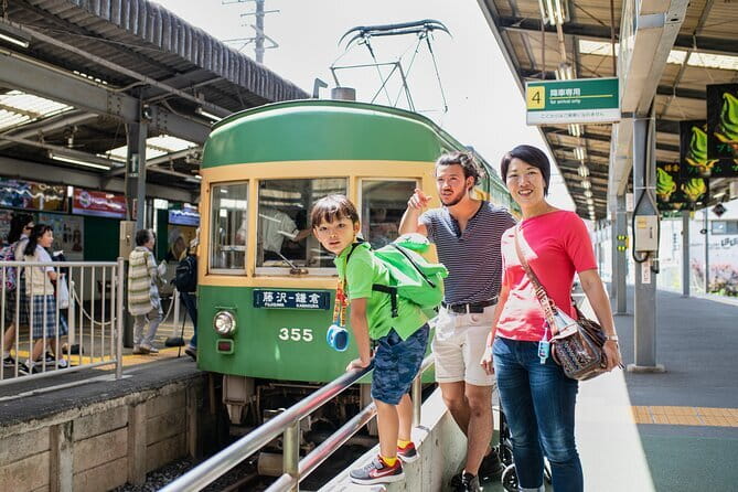 From Tokyo Kamakura, Hachimangu Shrine and Enoshima Full Day Tour - A final walk down Komachi Street