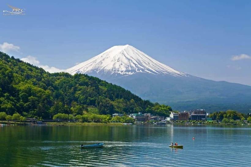 From Tokyo: Mount Fuji Private Tour With English Guide - Lake Kawaguchi, Oishi Park, and the Lawson photo stop