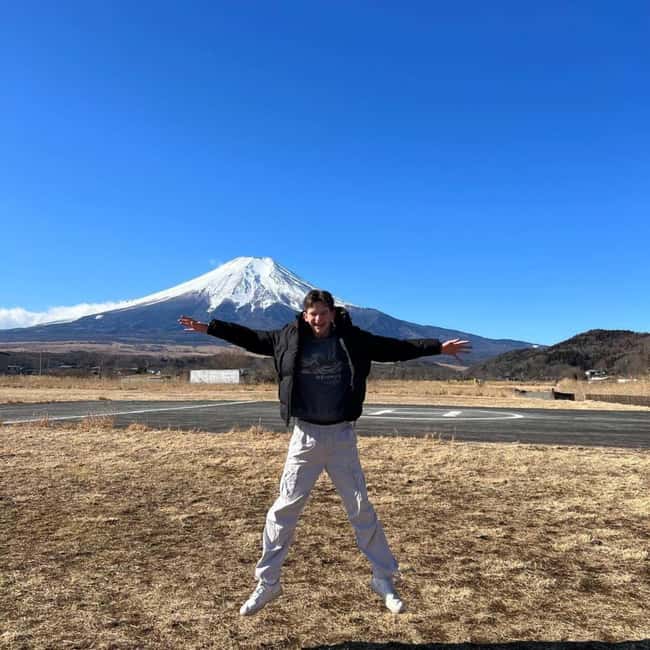 From Tokyo: Mt Fuji Private Day Tour In Luxury Land Cruiser - Food, drinks, Wi-Fi, and the small comforts
