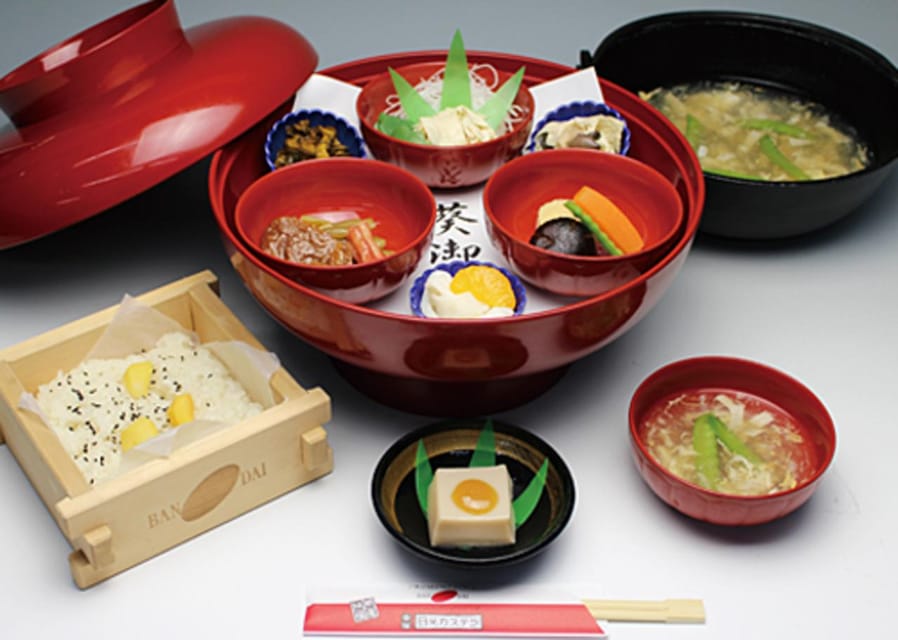 From Tokyo: Nikko Toshogu Day tour with Traditional Lunch - What the $90 price really covers