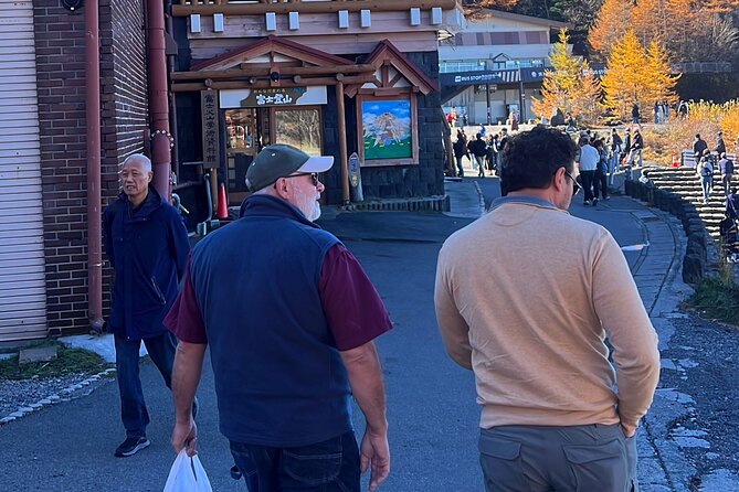 From Tokyo: Private Day Trip to Mount Fuji & Fuji Five lakes - Lake Kawaguchi and the included boat cruise