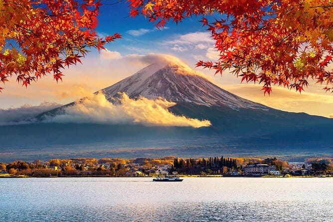 Full Day Tour at Mt. Fuji, Onsen, Lake Kawaguchi and Yamanaka - Mount Fuji 5th Station from late April to September