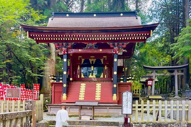Full Guided Mt. Fuji & Shiba-Sakura Festival One Day Pvt.Tour - Chureito Pagoda and the classic Fuji view