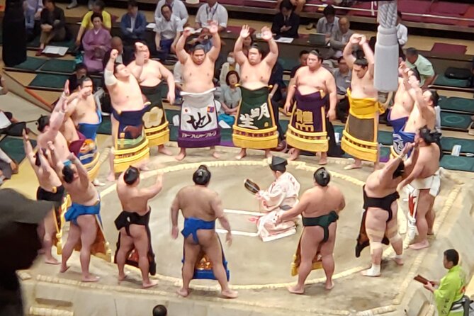 Grand Sumo Tournament Tokyo - Osaka - Nagoya - Ryōgoku Kokugikan and the Tokyo meeting point