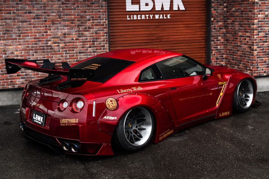 GT-R35 800hp Club Membership - secret underground car meet - Super Autobacs and the appeal of the ordinary