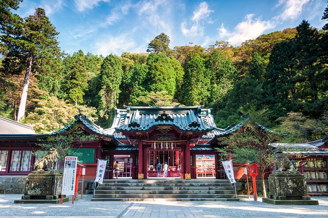 Hakone Private Two Day Tour from Tokyo with Overnight Stay in Ryokan - Art, gardens, and Gora
