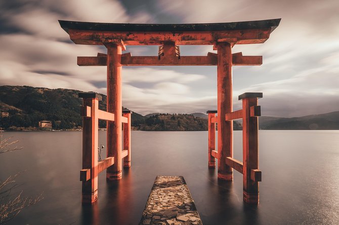Hakone Private Two Day Tour from Tokyo with Overnight Stay in Ryokan - Hakone Shrine and the old checkpoint