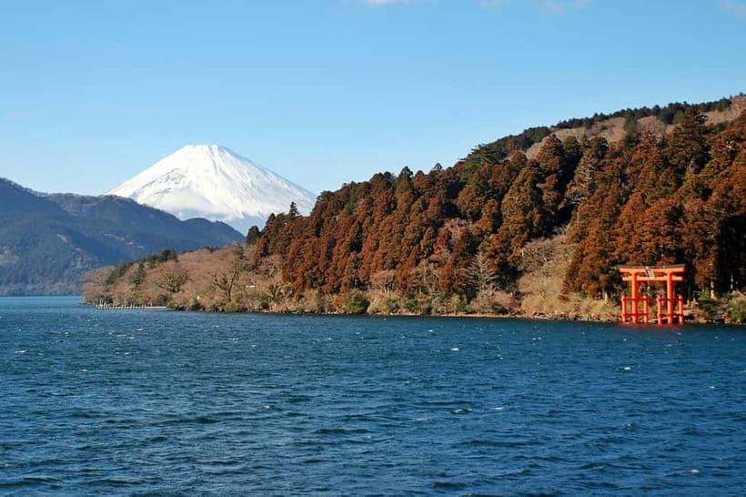 Hakone: Self Guided Trip to Mt. Fuji // Made by Local Guides - Cruising Lake Ashi on the Pirate Ship