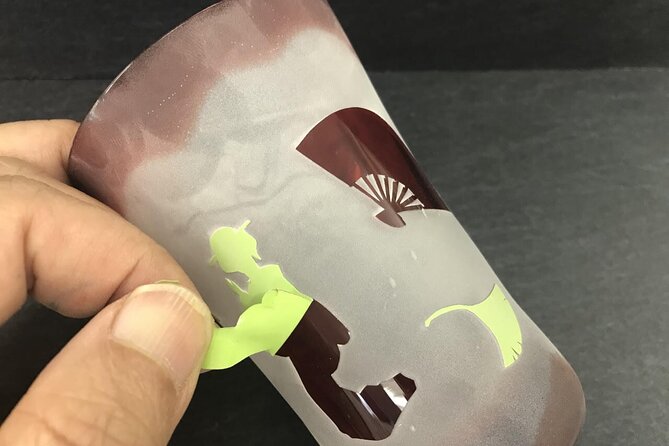Handmade Japanese Glass Art Sandblasting Workshop in Tokyo - Small group teaching from Aki-san