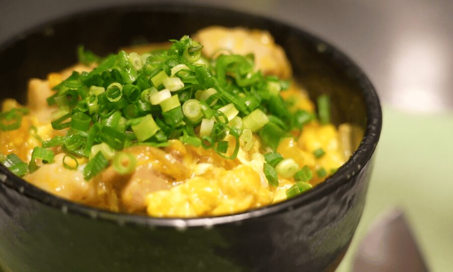 Hidden Gem Food & Drink Night Tour near Roppongi - First stop: an izakaya meal with a choice of flavors