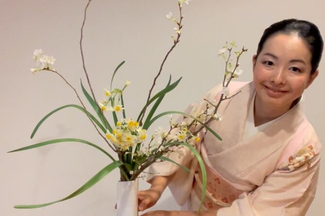 IKEBANA experience - Matcha, wagashi, and the tatami room