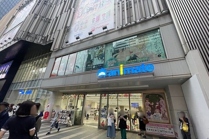Ikebukuro Anime and Game Culture Experience Tour - Choosing a capsule at Gashapon Ikebukuro Sohonten